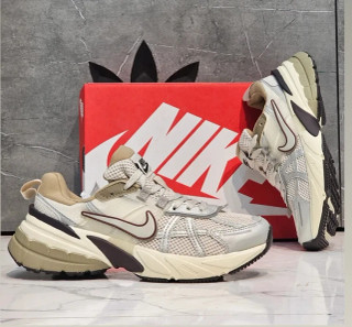 کتونی رانینگ نایک وی تو کی مسترکوالیتی /سایز 37 الی 45/Nike V2k Run/ فروش عمده و تک