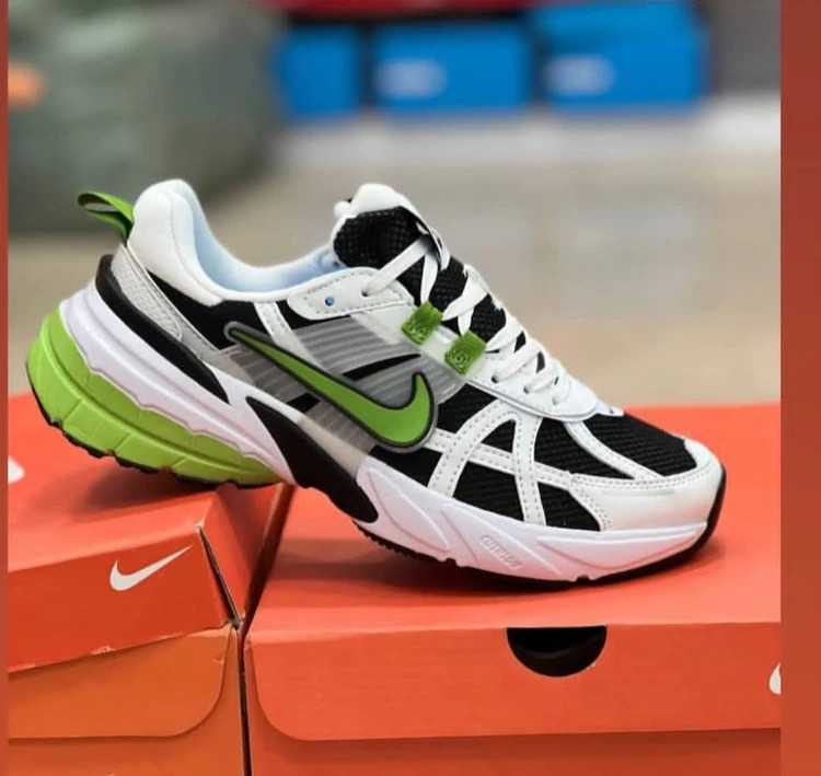 کتونی نایک وی تو کی مسترکوالیتی /سایز 40 الی 45/Nike V2k Run/ فروش عمده و تک
