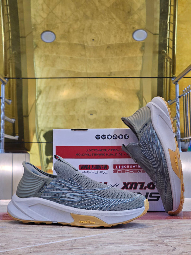 کفشی طبی اسکیچرز اسلیپ بدون بند مسترکوالیتی /Skechers Slip-ins/ سایز 40 الی 45/ فروش عمده و تک
