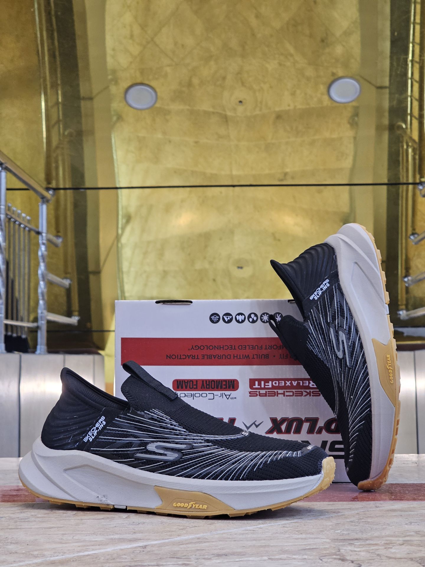 کفشی طبی اسکیچرز اسلیپ بدون بند مسترکوالیتی /Skechers Slip-ins/ سایز 40 الی 45/ فروش عمده و تک