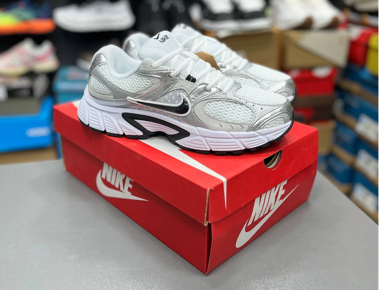 کتونی نایک V5 RNR مسترکوالیتی / سایز 40 الی 45 / Nike V5 RNR / فروش عمده و تک