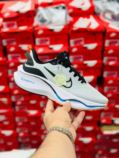 کتونی نایک زوم ایکس لبخندی مسترکوالیتی /Nike Zoom X/سایز 40 تا 45/ فروش عمده و تک
