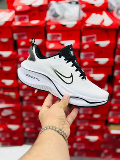 کتونی نایک زوم ایکس لبخندی مسترکوالیتی /Nike Zoom X/سایز 40 تا 45/ فروش عمده و تک
