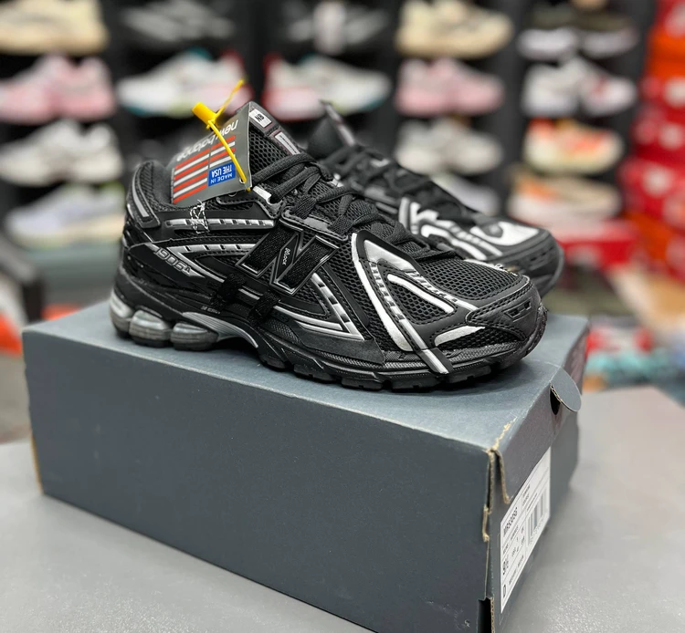 کتونی نیوبالانس 1906A مسترکوالیتی /سایز 40الی ۴۵/New Balance 1906A/ فروش عمده و تک
