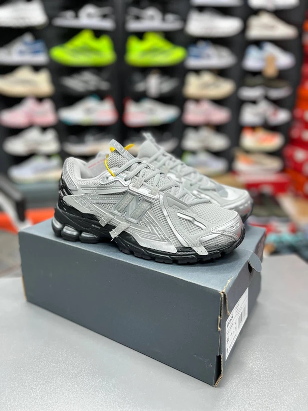 کتونی نیوبالانس 1906A مسترکوالیتی /سایز 40الی ۴۵/New Balance 1906A/ فروش عمده و تک