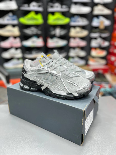کتونی نیوبالانس 1906A مسترکوالیتی /سایز 40الی ۴۵/New Balance 1906A/ فروش عمده و تک