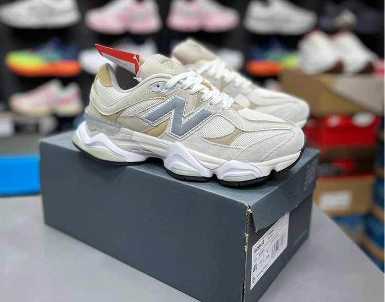 کتونی نیوبالانس 9060 مسترکوالیتی /New Balance 9060/سایز40 الی 45/ فروش عمده و تک