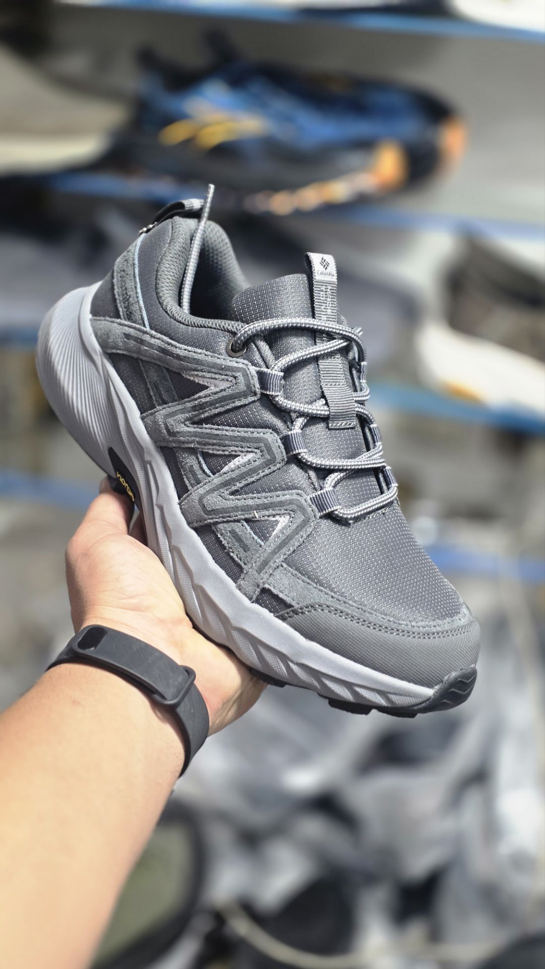کتونی طبیعت گردی کلمبیا ضدآب/سایز 40 الی 45/Columbia GORE-TEX/ فروش عمده و تک