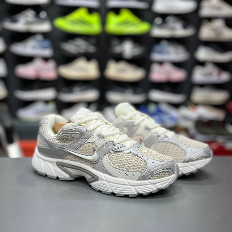 کتونی نایک V5 RNR مسترکوالیتی / سایز 37 الی 45 / Nike V5 RNR / فروش عمده و تک