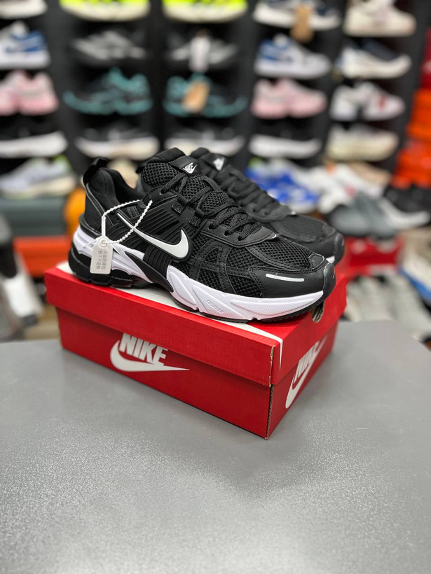 کتونی رانینگ نایکی وی تو کی مسترکوالیتی /سایز 37 الی 45/Nike V2k/ فروش عمده و تک