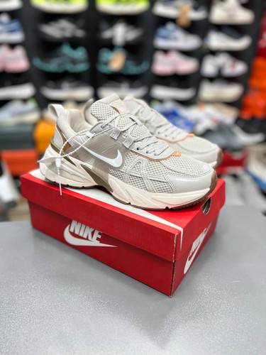 کتونی رانینگ نایکی وی تو کی مسترکوالیتی /سایز 37 الی 45/Nike V2k/ فروش عمده و تک