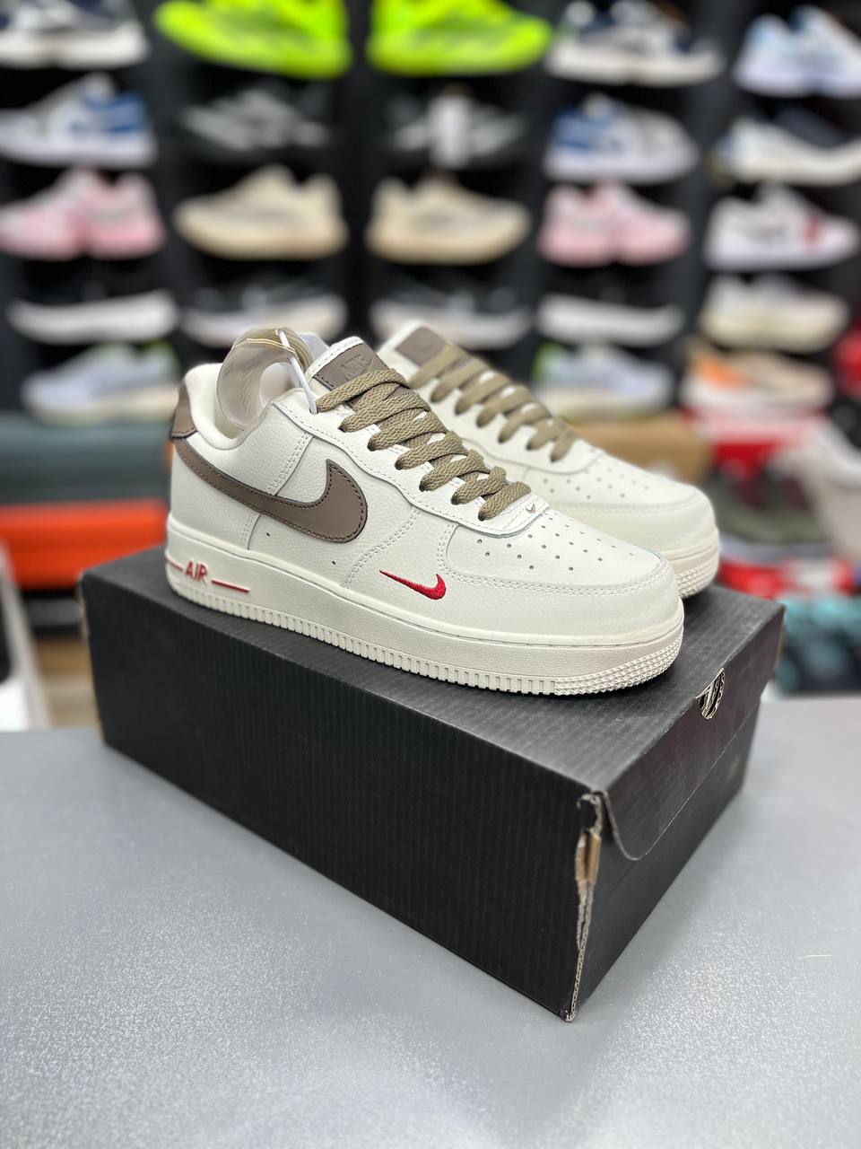 کتونی نایک ایرفورس مسترکوالیتی /Nike Air Force/ست زنانه مردانه/37 تا 45/ فروش عمده و تک