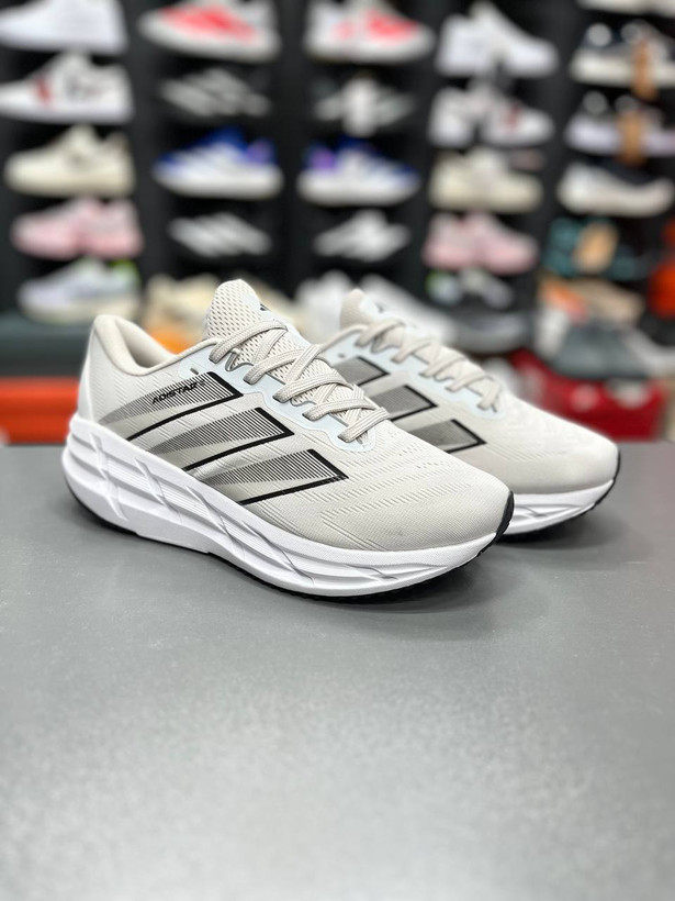 کتونی ادیداس ادی استار مسترکوالیتی/سایز 40 الی 45/Adidas Adistar / فروش عمده و تک