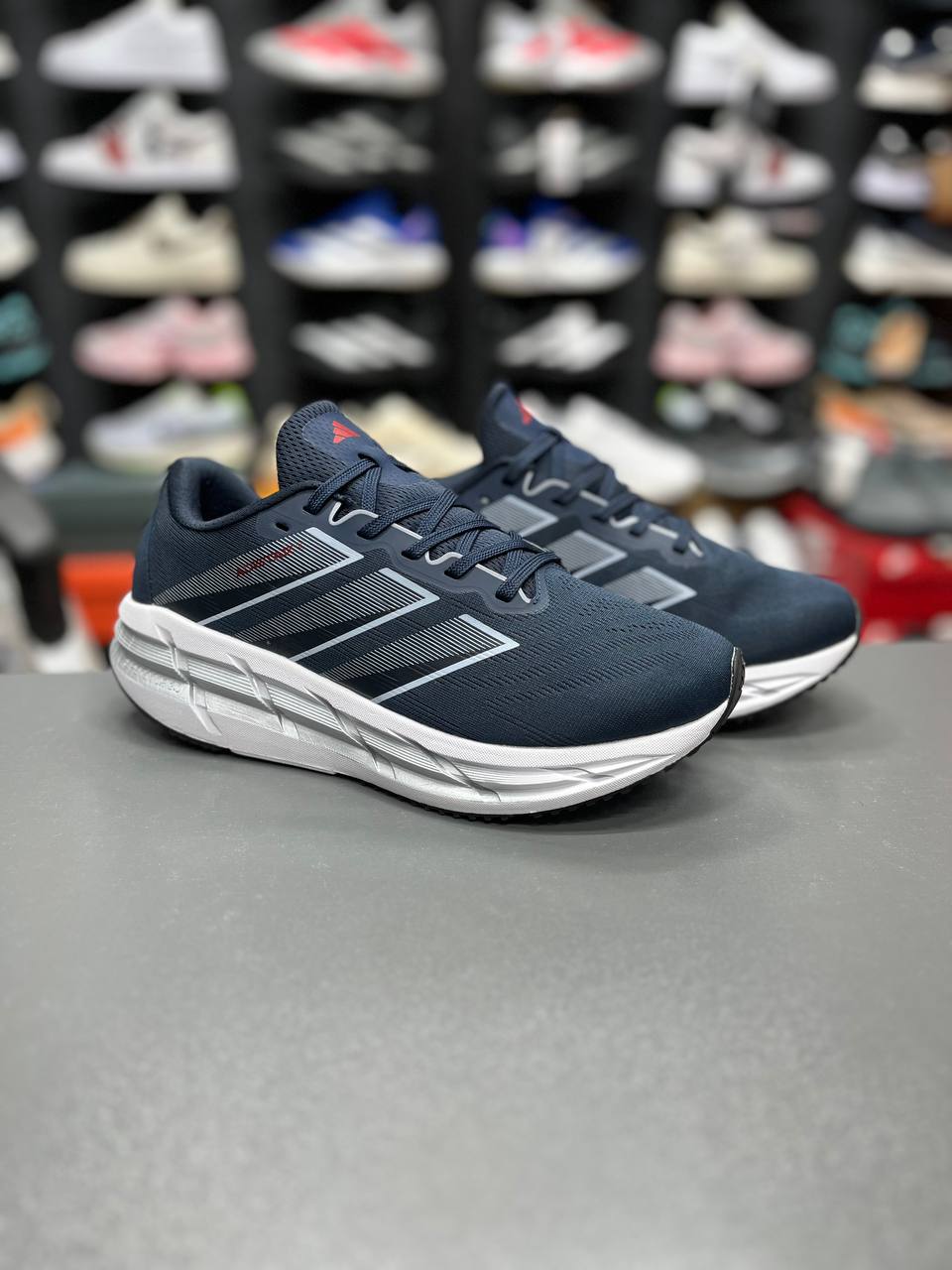 کتونی ادیداس ادی استار مسترکوالیتی/سایز 40 الی 45/Adidas Adistar / فروش عمده و تک