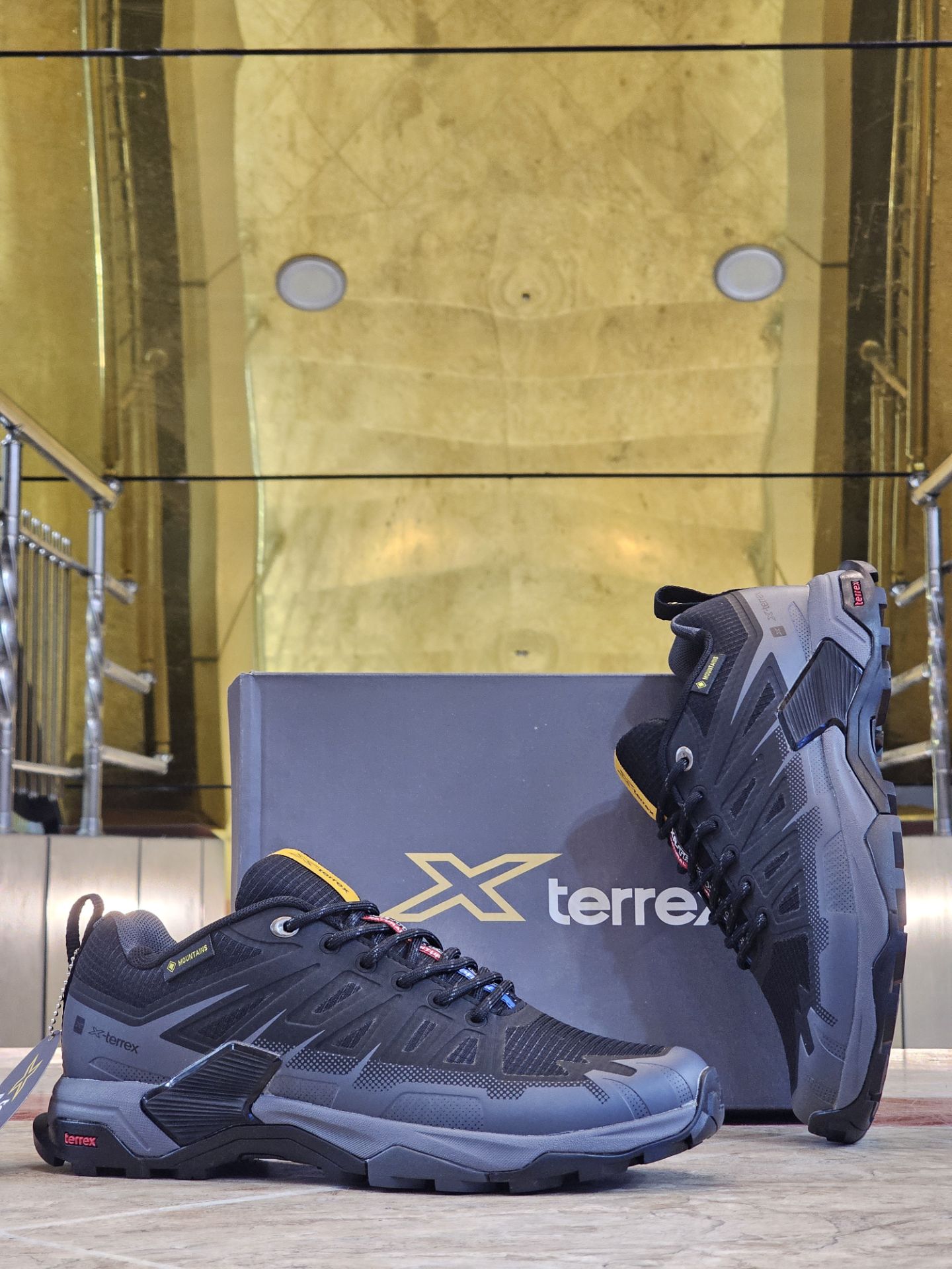 کتونی طبیعت گردی و ضدآب ایکس ترکس مسترکوالیتی /سایز 37 الی 45/ x-terrex waterproof / فروش عمده و تک